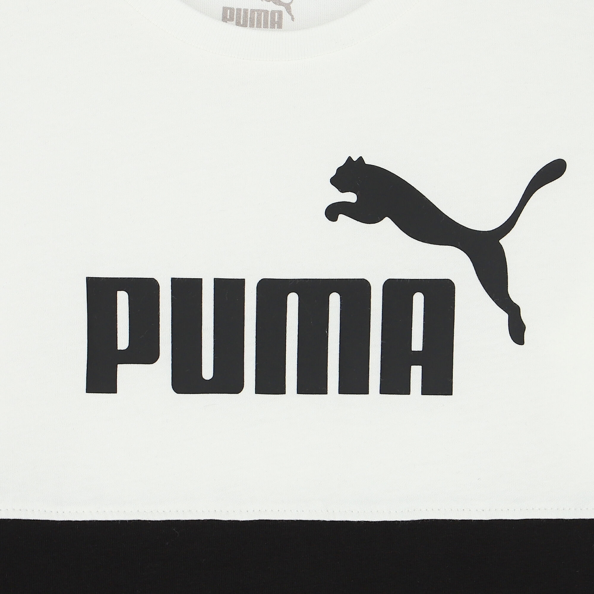 Puma logo deals white