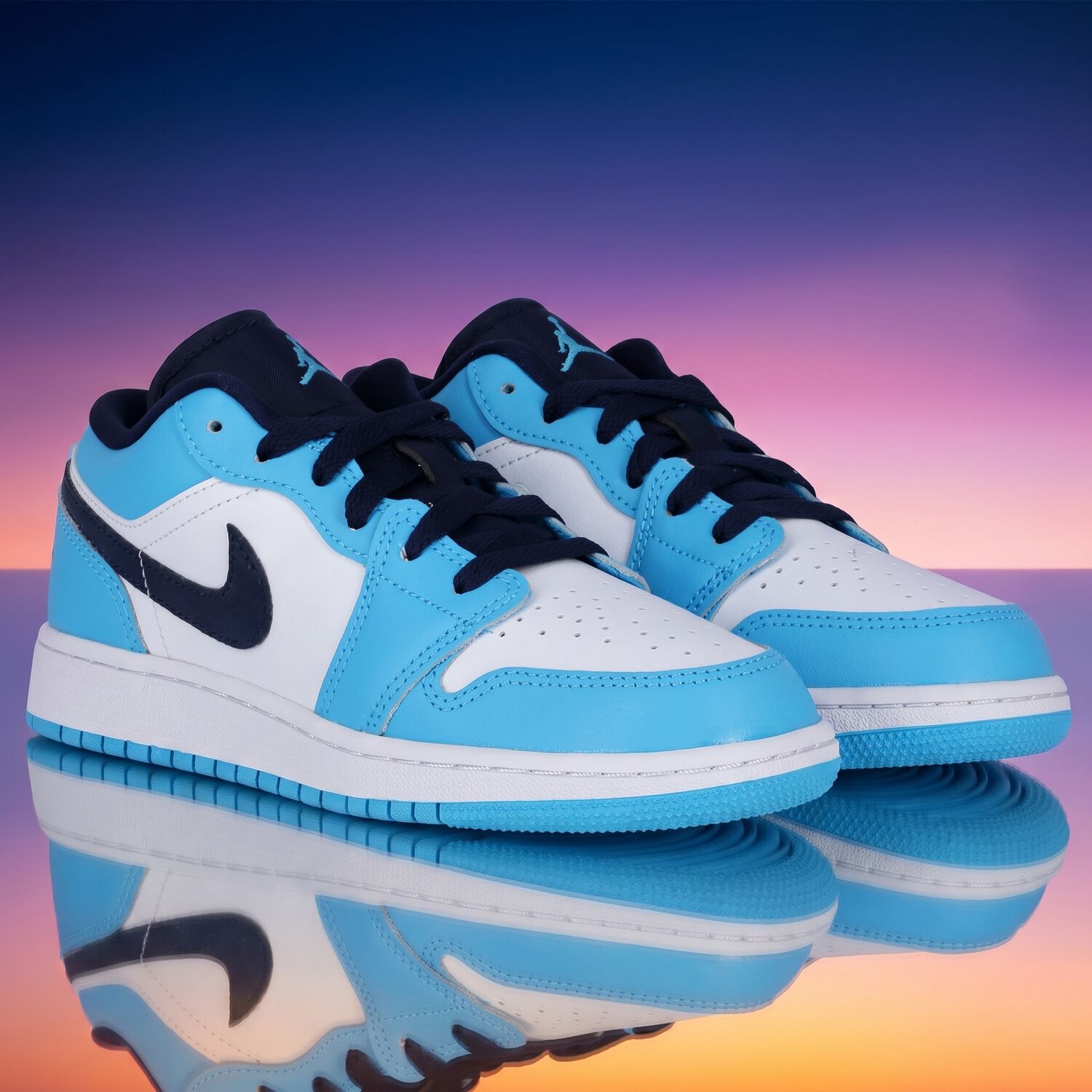 Blue & White Air Jordan 1 Low Trainers, 11, hi-res
