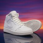 White Air Jordan 1 Mid Trainers, 1, hi-res