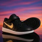 Black & Gold Air Jordan 1 Low Flyease Trainers, 1, hi-res