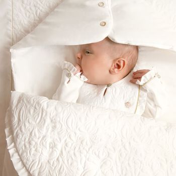Ivory & Gold D&eacute;licatesse Baby Nest 