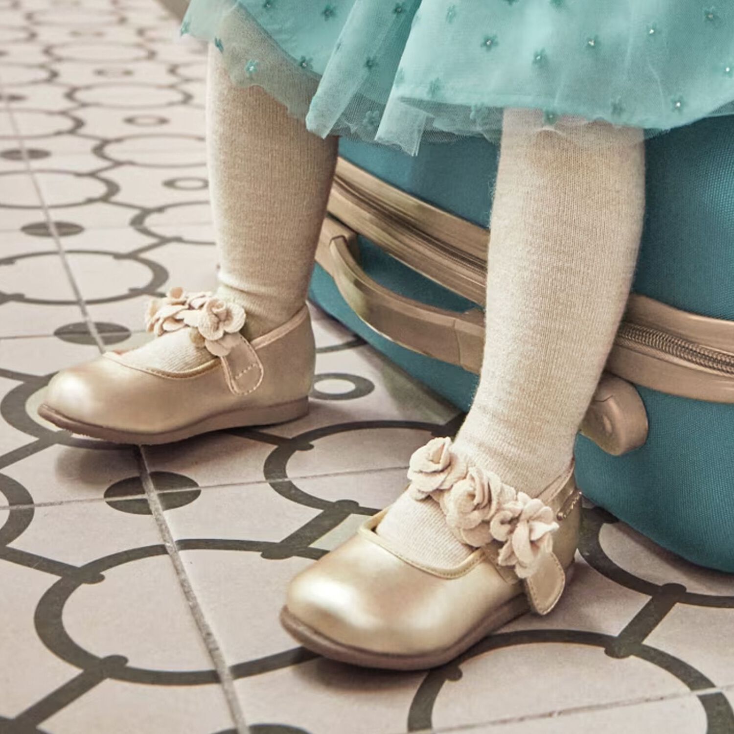 Younger Girls Gold Ballerina Shoes, 1, hi-res image number null