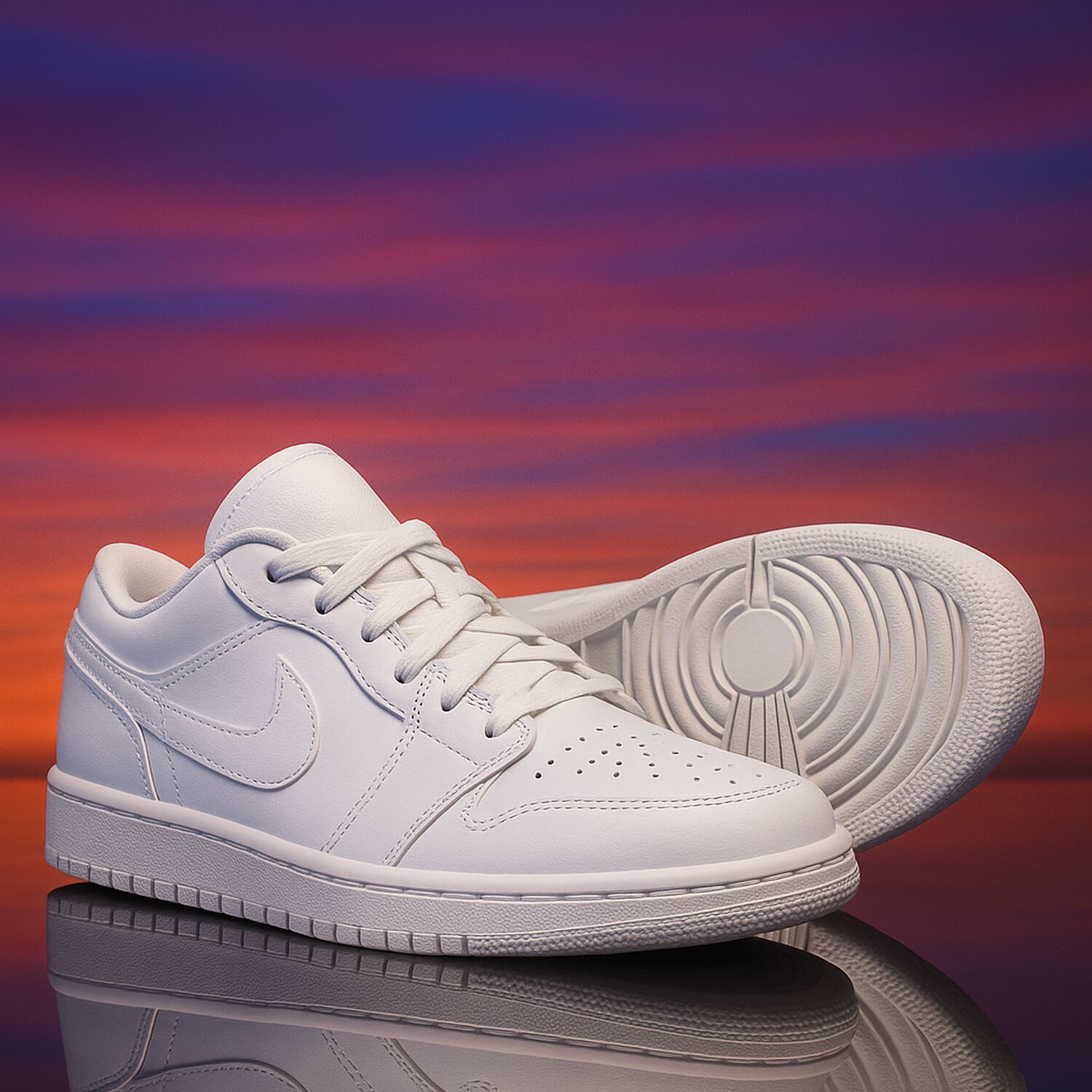 White Air Jordan 1 Low Trainers, 2, hi-res
