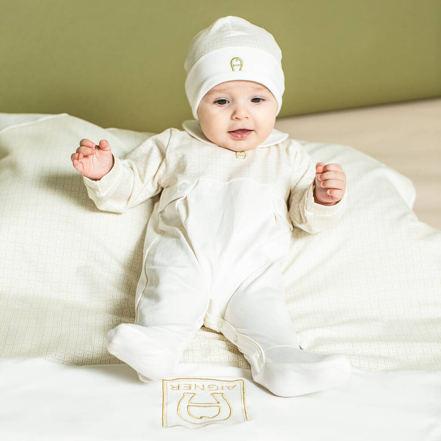 Ivory & Gold Logo Baby Blanket, 3, hi-res image number null